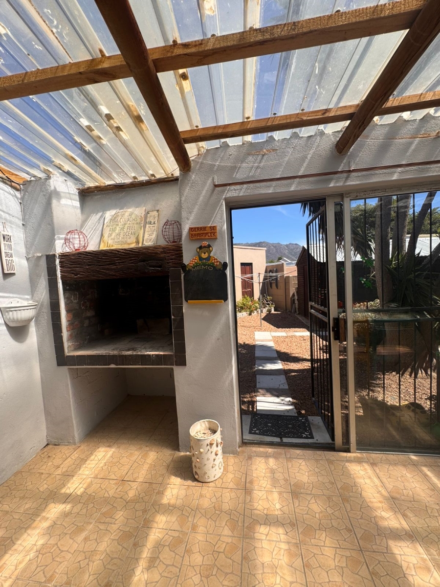 2 Bedroom Property for Sale in Pine Acres Western Cape